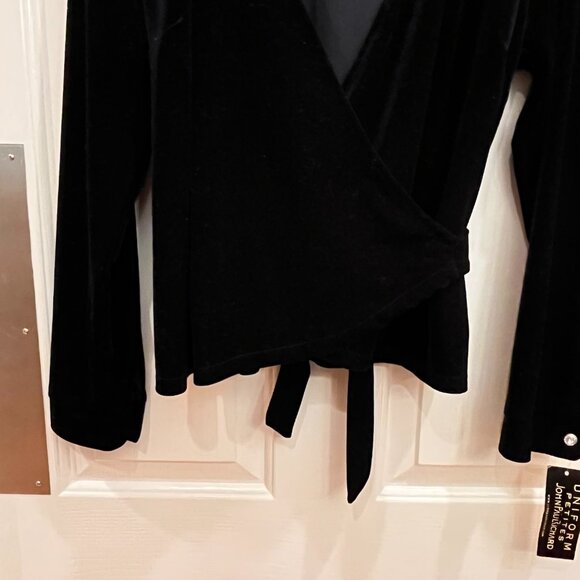 Uniform Petite John Paul Richard Long Sleeve Black Velvet Wrap Blouse PL ~ NWT - Picture 5 of 10